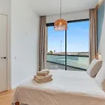 Maar 1 - Seafront